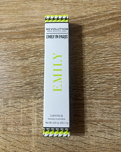 Revolution emily paris - emily,